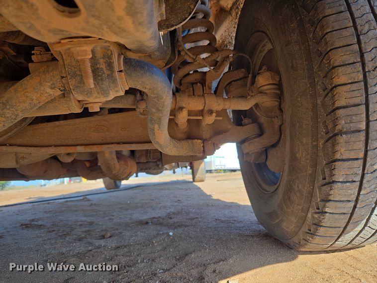 image for item EU3921 2017 Ford F250 Super Duty XL Crew Cab pickup truck