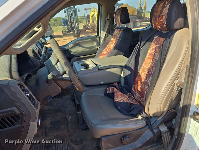 image for item EU3921 2017 Ford F250 Super Duty XL Crew Cab pickup truck