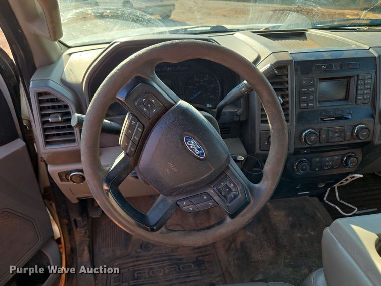 image for item EU3921 2017 Ford F250 Super Duty XL Crew Cab pickup truck