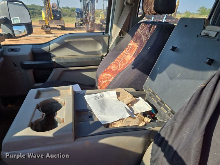 image for item EU3921 2017 Ford F250 Super Duty XL Crew Cab pickup truck