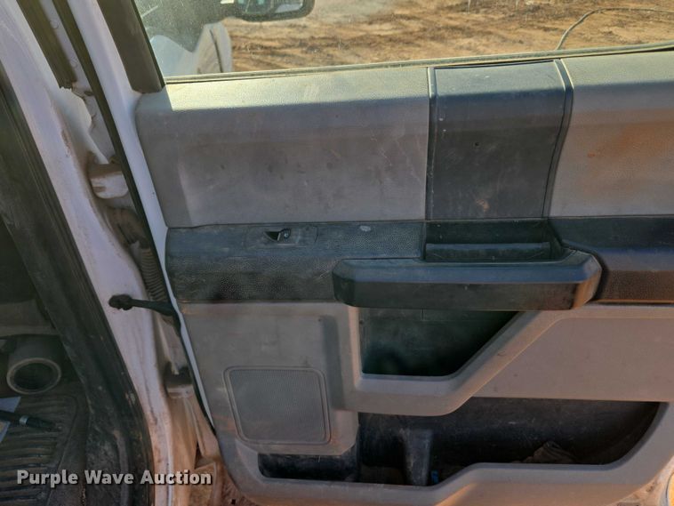 image for item EU3921 2017 Ford F250 Super Duty XL Crew Cab pickup truck