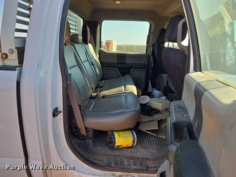 image for item EU3921 2017 Ford F250 Super Duty XL Crew Cab pickup truck