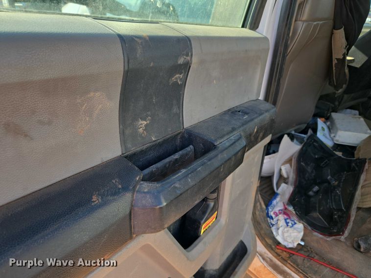 image for item EU3921 2017 Ford F250 Super Duty XL Crew Cab pickup truck