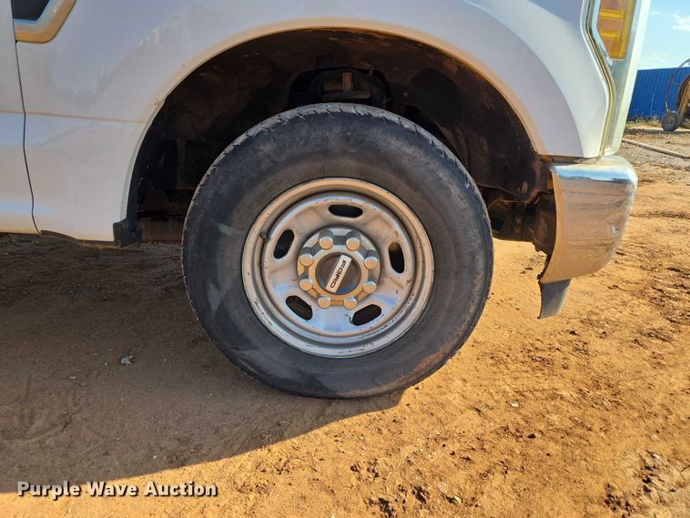 image for item EU3921 2017 Ford F250 Super Duty XL Crew Cab pickup truck