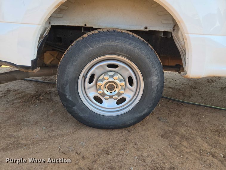 image for item EU3921 2017 Ford F250 Super Duty XL Crew Cab pickup truck