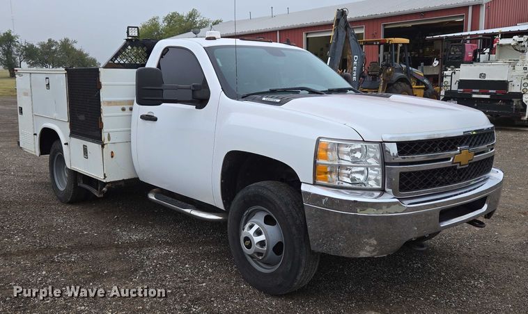 image for item EU3946 2013 Chevrolet Silverado 3500HD utility bed pickup truck