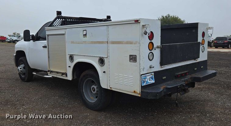 image for item EU3946 2013 Chevrolet Silverado 3500HD utility bed pickup truck