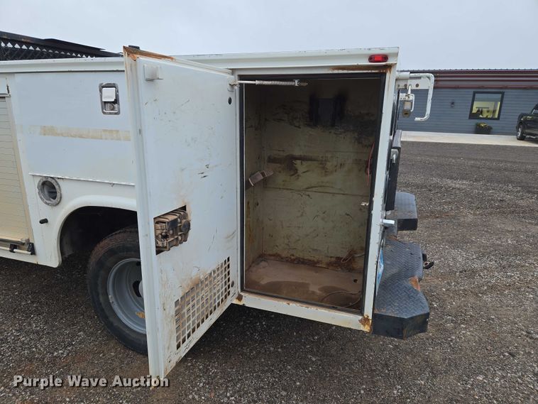 image for item EU3946 2013 Chevrolet Silverado 3500HD utility bed pickup truck