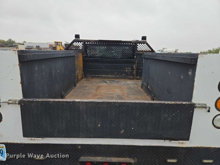 image for item EU3946 2013 Chevrolet Silverado 3500HD utility bed pickup truck