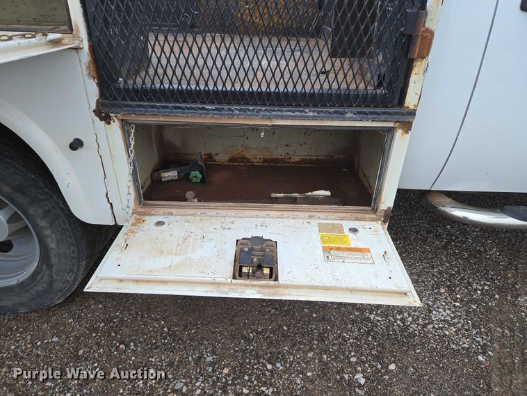 image for item EU3946 2013 Chevrolet Silverado 3500HD utility bed pickup truck