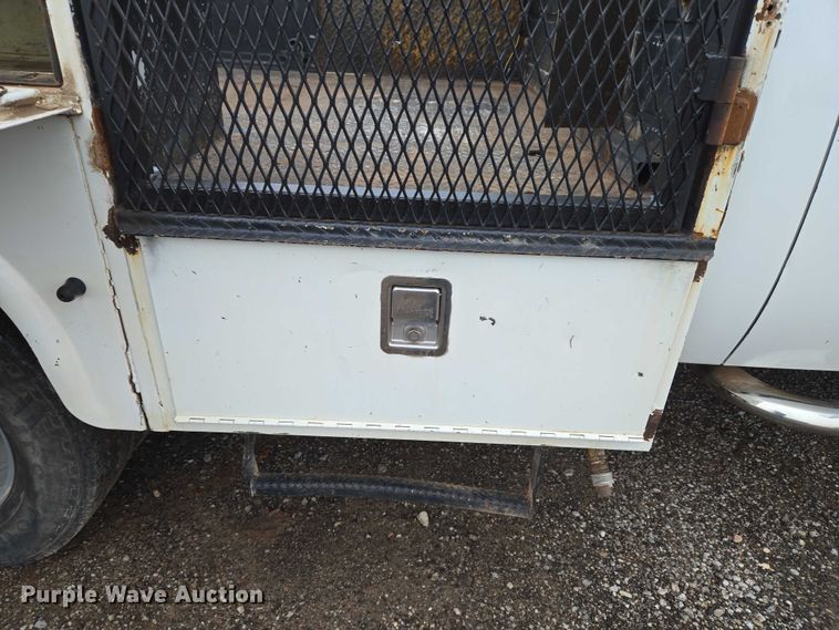 image for item EU3946 2013 Chevrolet Silverado 3500HD utility bed pickup truck