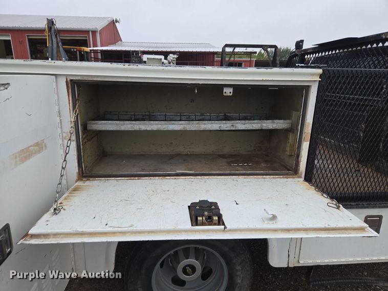 image for item EU3946 2013 Chevrolet Silverado 3500HD utility bed pickup truck