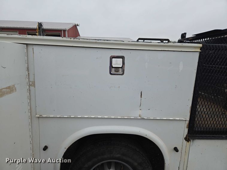 image for item EU3946 2013 Chevrolet Silverado 3500HD utility bed pickup truck