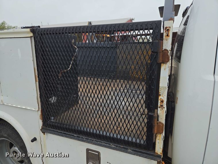 image for item EU3946 2013 Chevrolet Silverado 3500HD utility bed pickup truck