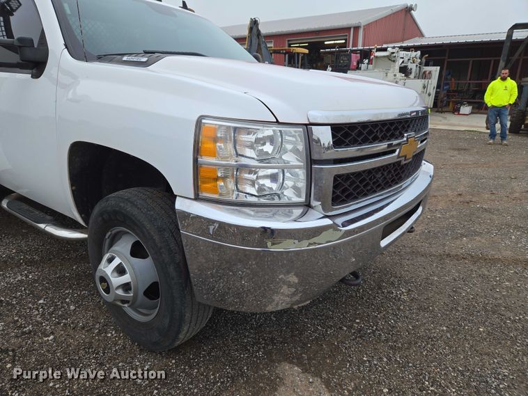 image for item EU3946 2013 Chevrolet Silverado 3500HD utility bed pickup truck