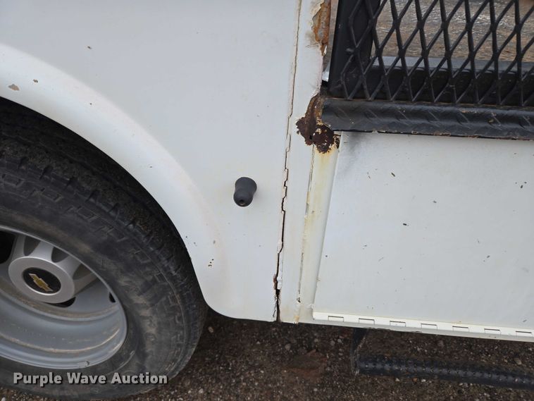 image for item EU3946 2013 Chevrolet Silverado 3500HD utility bed pickup truck