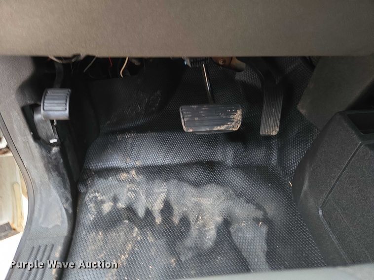 image for item EU3946 2013 Chevrolet Silverado 3500HD utility bed pickup truck