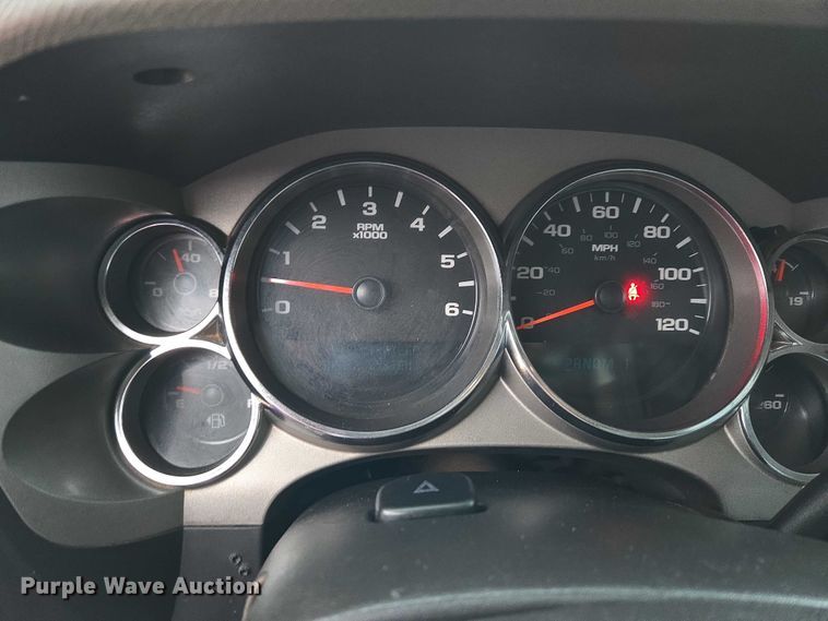 image for item EU3946 2013 Chevrolet Silverado 3500HD utility bed pickup truck