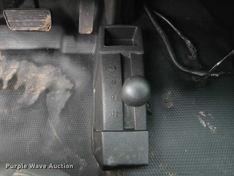 image for item EU3946 2013 Chevrolet Silverado 3500HD utility bed pickup truck