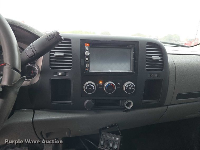 image for item EU3946 2013 Chevrolet Silverado 3500HD utility bed pickup truck