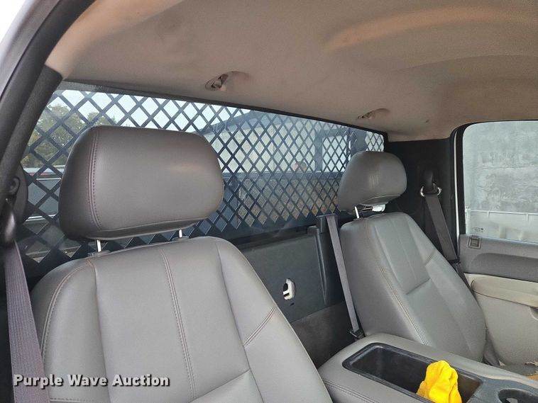 image for item EU3946 2013 Chevrolet Silverado 3500HD utility bed pickup truck