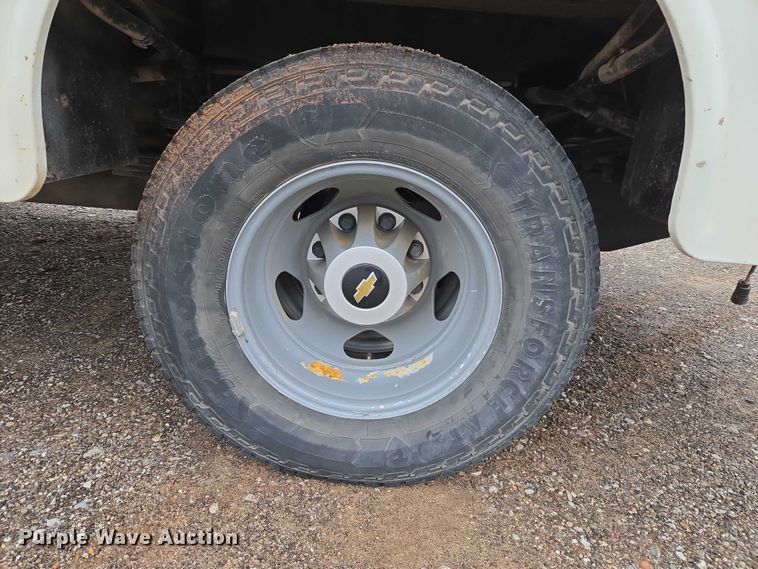 image for item EU3946 2013 Chevrolet Silverado 3500HD utility bed pickup truck