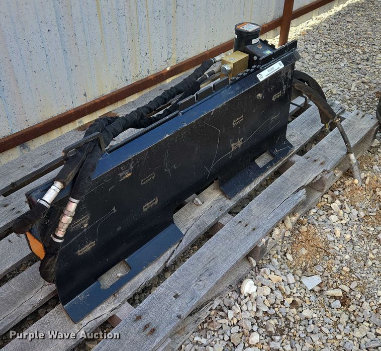 image for item EU3957 Danuser T3 Driver skid steer T-post driver