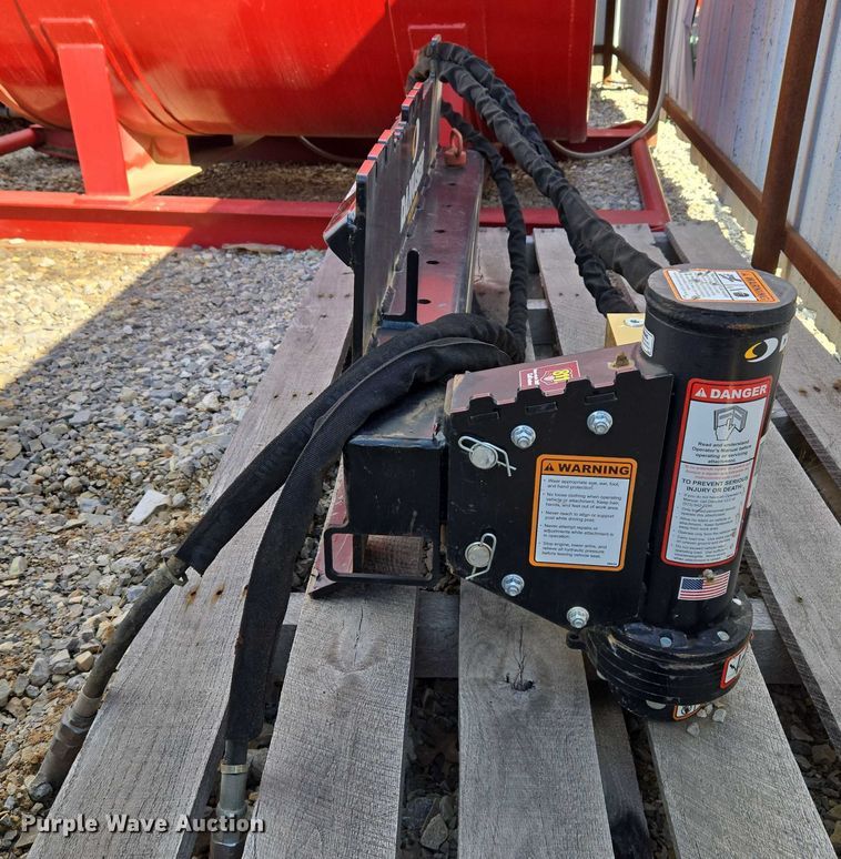 image for item EU3957 Danuser T3 Driver skid steer T-post driver