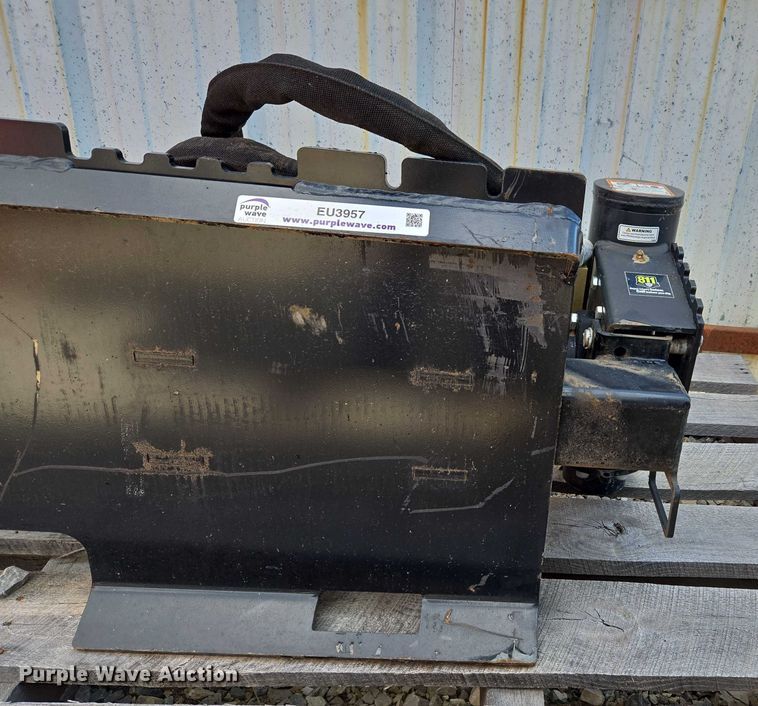 image for item EU3957 Danuser T3 Driver skid steer T-post driver