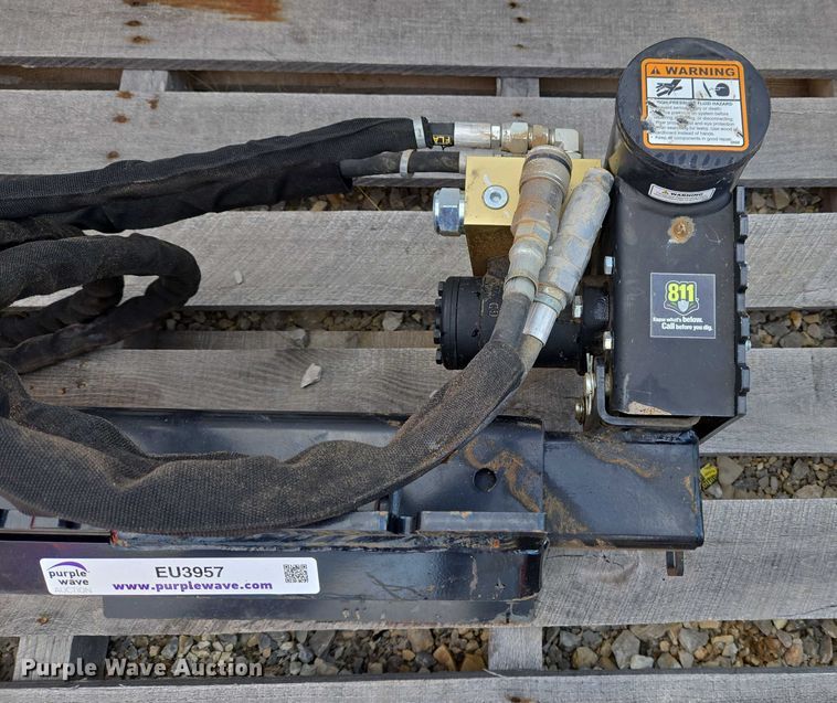 image for item EU3957 Danuser T3 Driver skid steer T-post driver