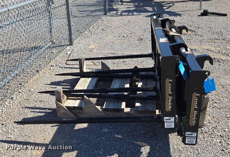 image for item EU3958 Land Pride BSE50 bale spear