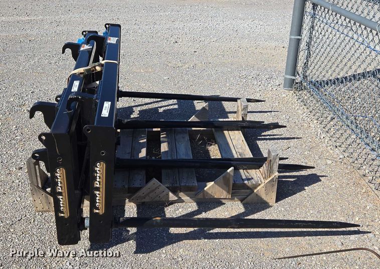 image for item EU3959 Land Pride BSE50 bale spear