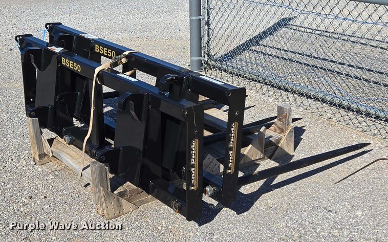 image for item EU3959 Land Pride BSE50 bale spear