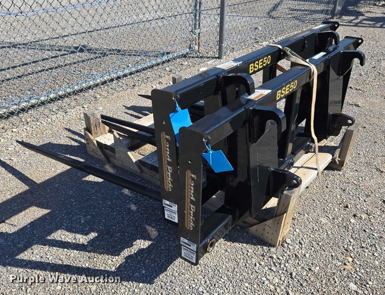 image for item EU3959 Land Pride BSE50 bale spear