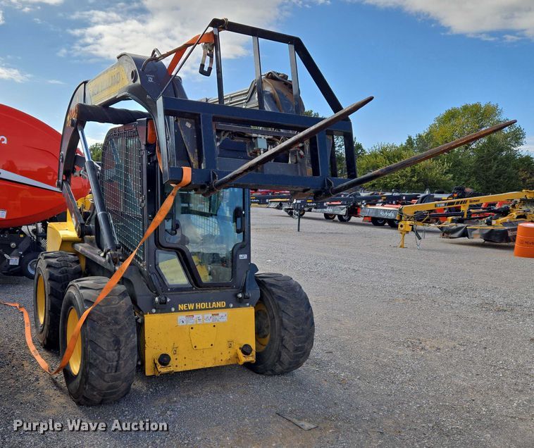 MINI CARGADOR SOBRE RUEDAS 2012 NEW HOLLAND L230