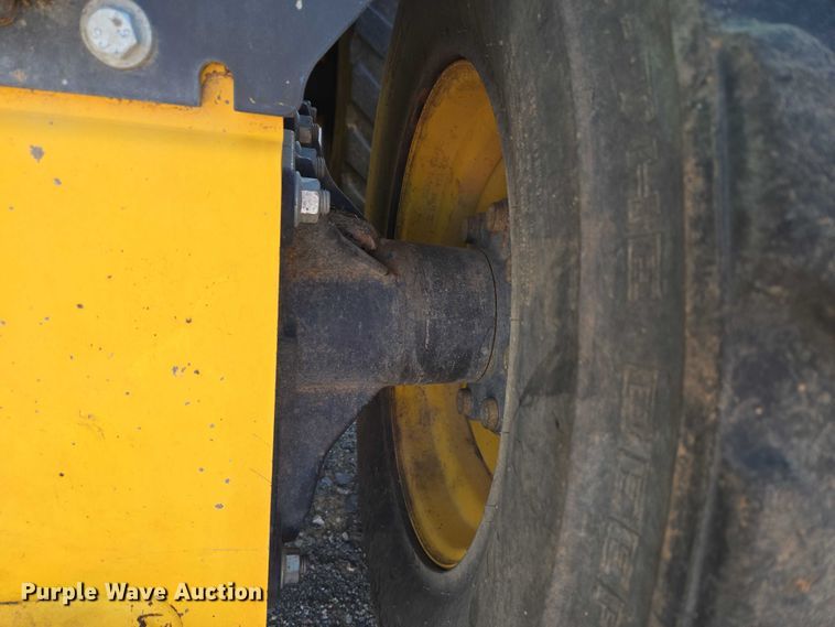 image for item EU3960 2012 New Holland L230 skid steer loader