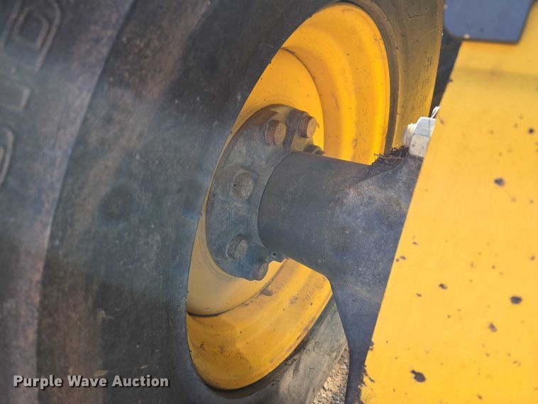 image for item EU3960 2012 New Holland L230 skid steer loader