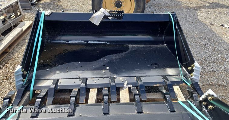 image for item EU3961 Land Pride AP-HD68LLT skid steer bucket