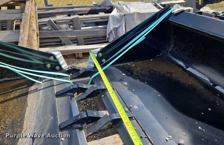 image for item EU3961 Land Pride AP-HD68LLT skid steer bucket