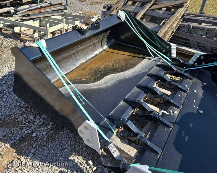 image for item EU3962 Land Pride AP-HD68LLT skid steer bucket