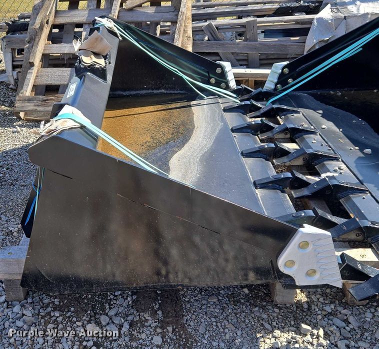 image for item EU3962 Land Pride AP-HD68LLT skid steer bucket