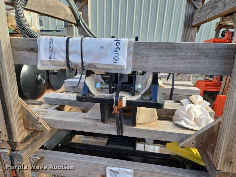 image for item EU3976 Kubota EA20 mini excavator auger