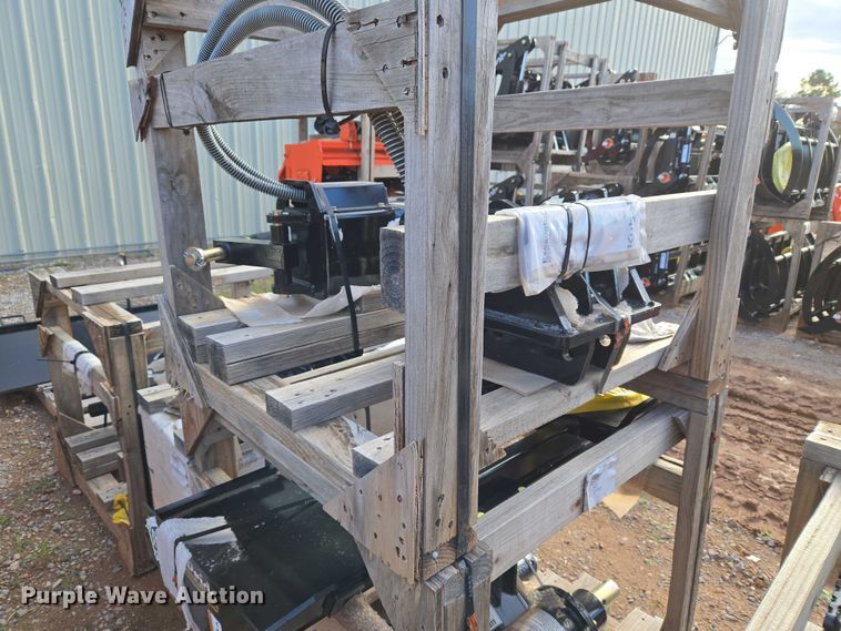 image for item EU3976 Kubota EA20 mini excavator auger