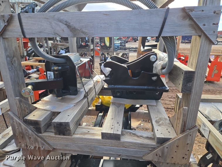 image for item EU3976 Kubota EA20 mini excavator auger