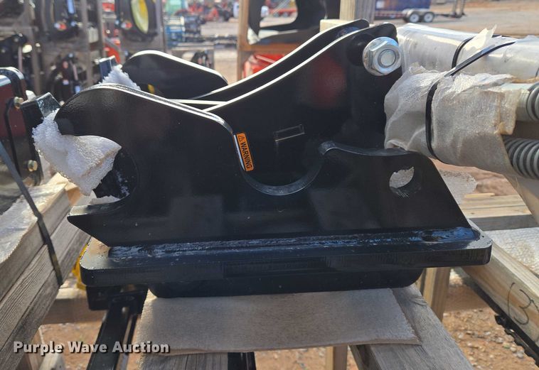 image for item EU3976 Kubota EA20 mini excavator auger