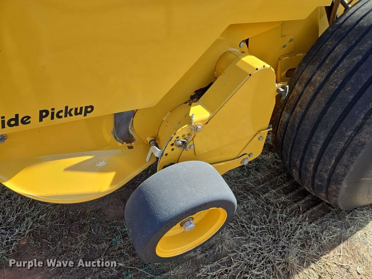 image for item EU3979 2020 Vermeer 605N round baler