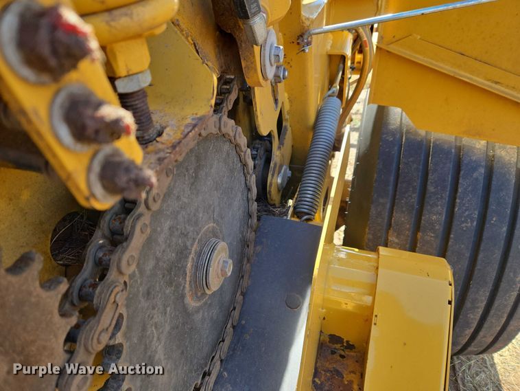 image for item EU3979 2020 Vermeer 605N round baler