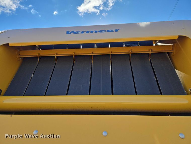 image for item EU3979 2020 Vermeer 605N round baler