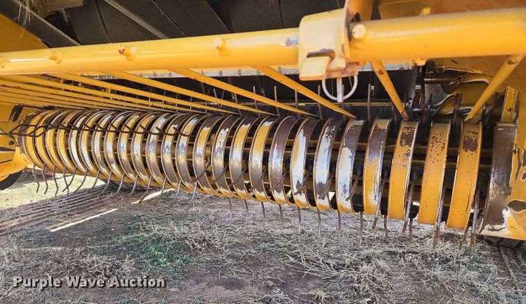 image for item EU3979 2020 Vermeer 605N round baler