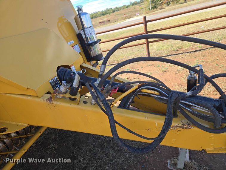 image for item EU3979 2020 Vermeer 605N round baler